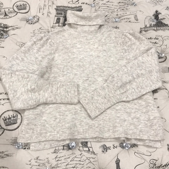 FRAME Swingy Rib Turtleneck Sweater - Picture 4 of 9